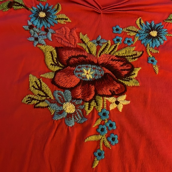 Johnny Was  red M in bordered short sleeved T-shirt. - Picture 5 of 7